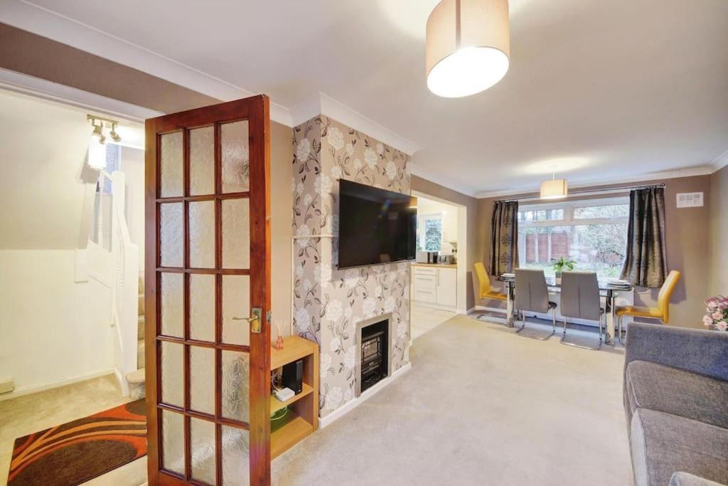 Beautiful Home Close To Town Free Netflix, Wifi Solihull Eksteriør billede