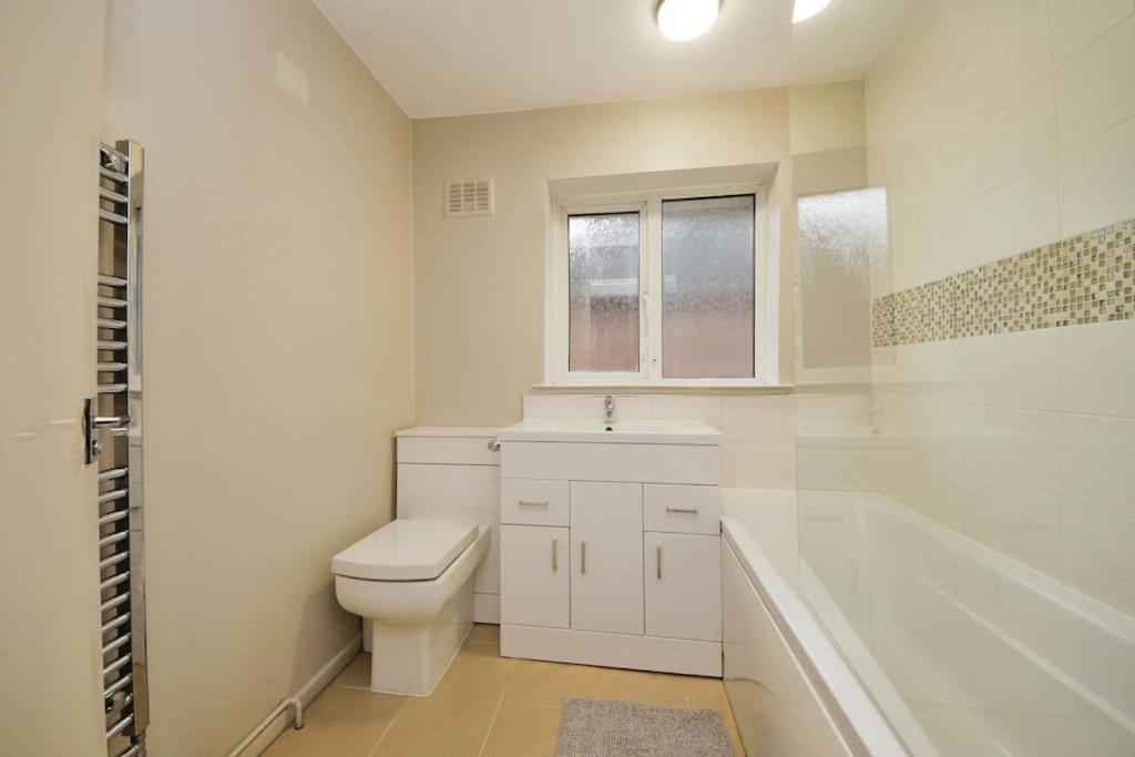 Beautiful Home Close To Town Free Netflix, Wifi Solihull Eksteriør billede